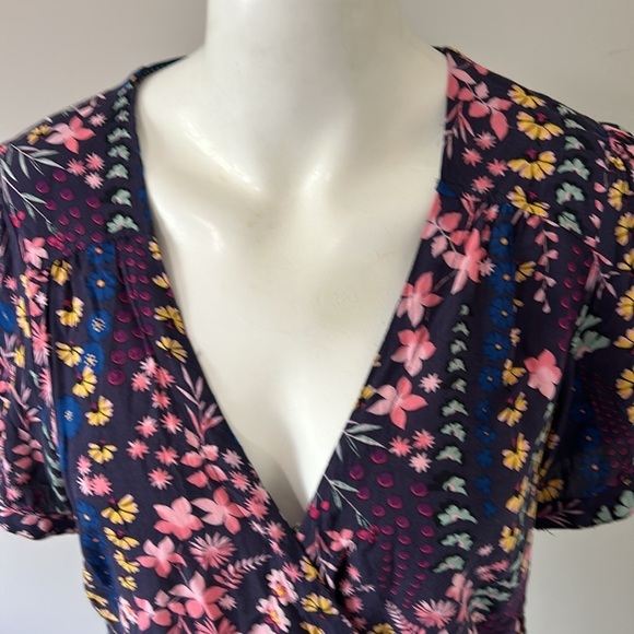 Anthropologie Meadow Rue Eldoret Floral Wrap Top Purple Size 6 - Picture 6 of 14